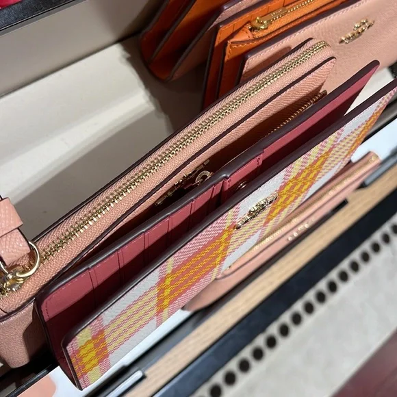 Coach Slim Wallet With Garden Plaid Print
IM/Taffy Multi NWT - Picture 4 of 16